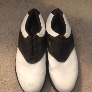 Golf shoes